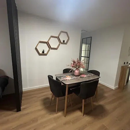 Break By Isa * サンタクルスデテネリフェ