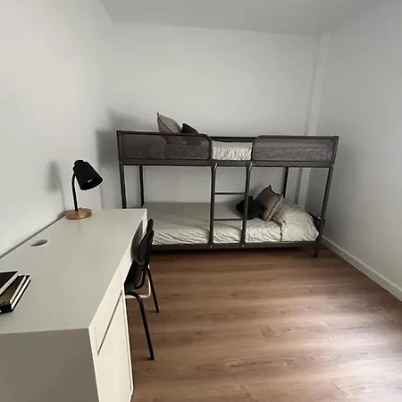 Break By Isa アパート